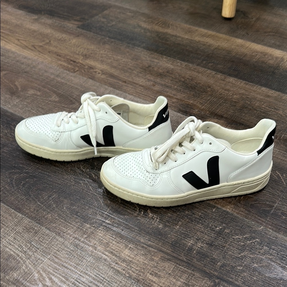 Veja Cream Sneakers with Black Details